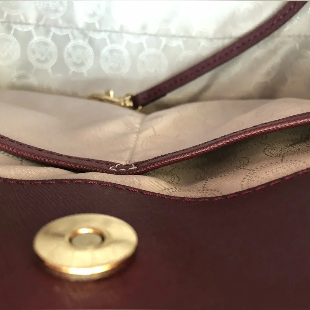 Michael Kors Hamilton Bag - Picture 8 of 16